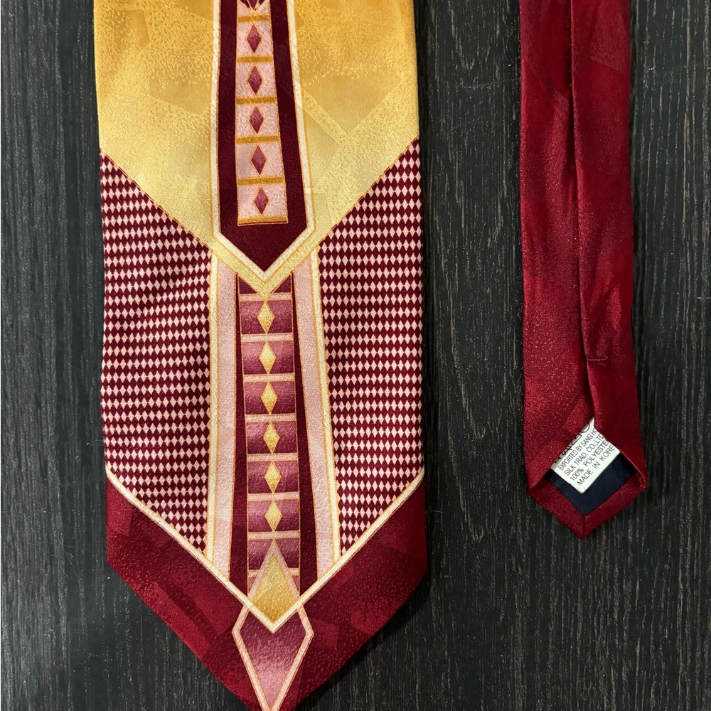 Elegant Red and Gold Tie by Fratello